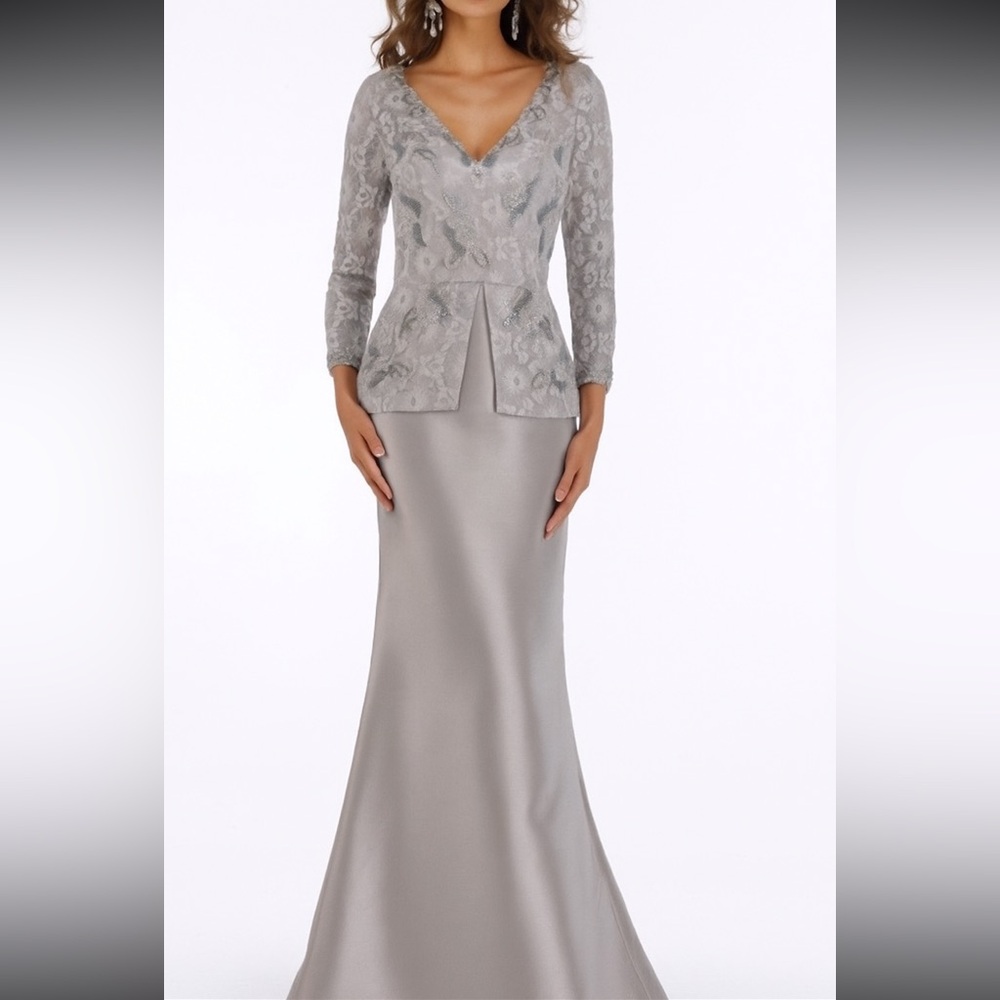 NWOT SILVER Feriani couture 18877